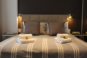Studio (Triple) | In-room safe, individually decorated, individually furnished - In House BA - Le Coq (Buenos Aires)