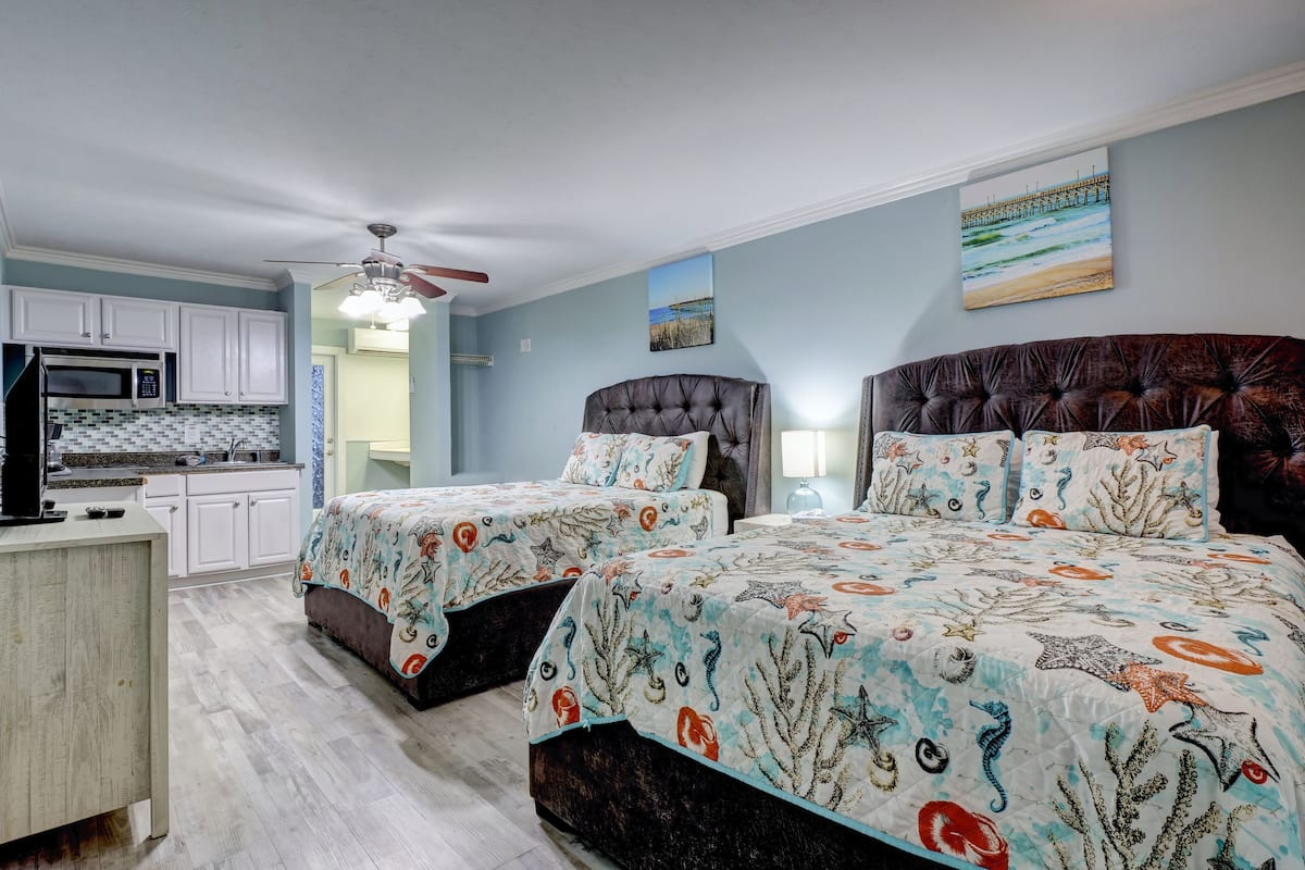 Deluxe Double Room | WiFi (free), bed sheets