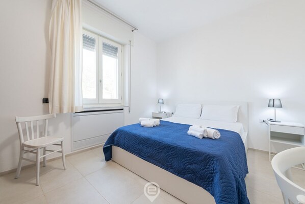4 bedrooms, WiFi, bed sheets