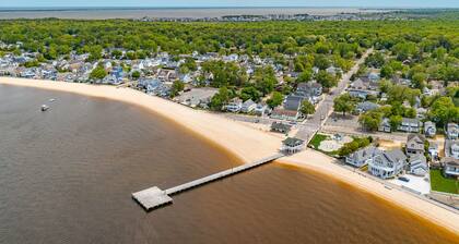 Ocean Breeze Oasis with Pool, Arcade Games & Karaoke Machine!