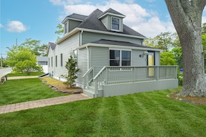 Exterior - Ocean Breeze Oasis with Pool, Arcade Games & Karaoke Machine! (Ocean Gate)