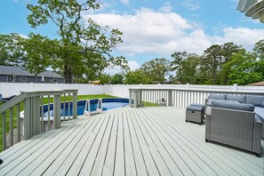 Terrace/patio - Ocean Breeze Oasis with Pool, Arcade Games & Karaoke Machine! (Ocean Gate)