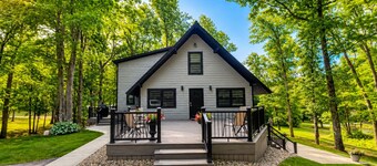 Golfer's Getaway! Located within one mile of Dream and Nightmare Golf Courses
