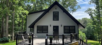 Golfer's Getaway! Located within one mile of Dream and Nightmare Golf Courses