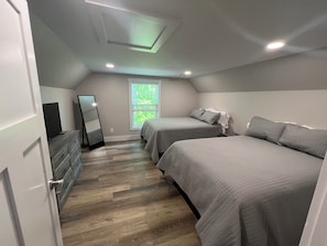 5 bedrooms, WiFi, bed sheets