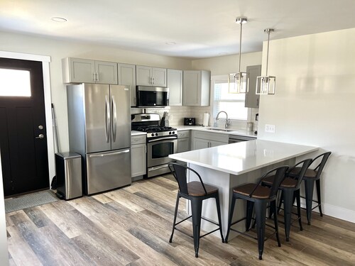 Golfer's Getaway! Located within one mile of Dream and Nightmare Golf Courses