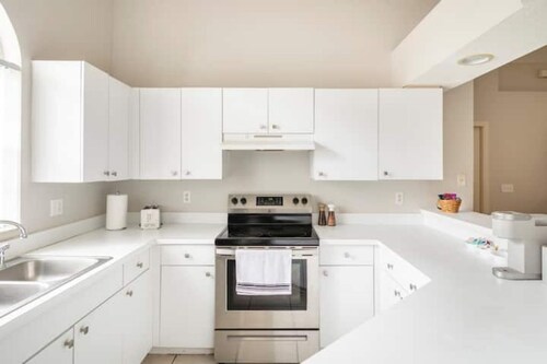 Quiet Getaway to Tampa & Orlando