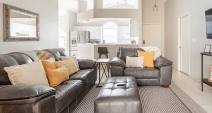 Quiet Getaway to Tampa & Orlando