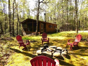 Terrace/patio - Quiet cabin in the woods, only 10 min from downtown Helen (Sautee Nacoochee)