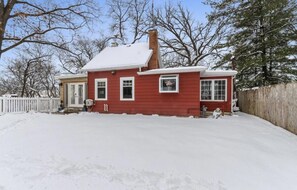 Exterior - Tiny Red House near Lake Delavan (Delavan)