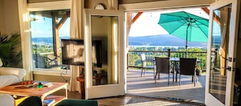 Panoramic River Views - Nature Framed at Every Window