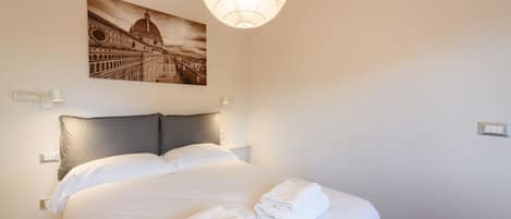 1 Schlafzimmer, BĂŒgeleisen/BĂŒgelbrett, WLAN, BettwĂ€sche