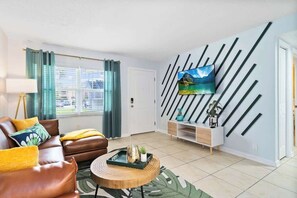 Smart TV, offices - Ocean #04 - Blissway (Indian Harbour Beach)