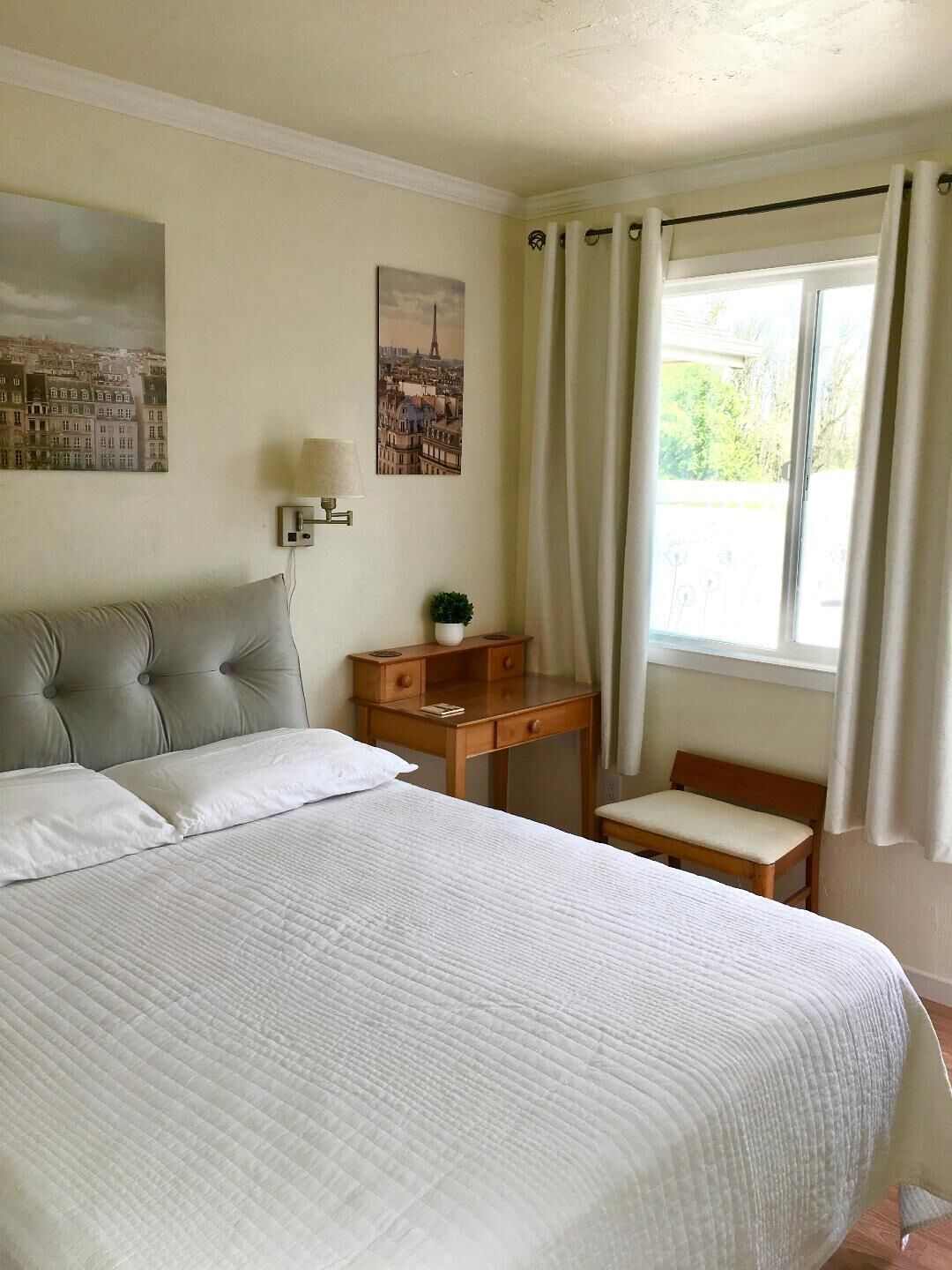 Paris studio by Amazon Park