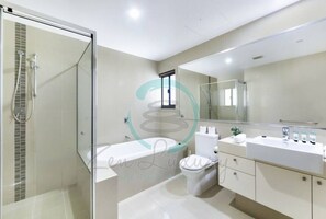 Luxury Condo | Bathroom