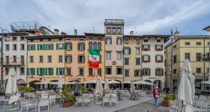 GuestHost - Vista Matteotti- Udine Center Apartment