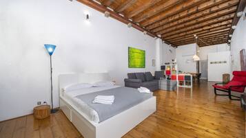 1 Schlafzimmer, BĂŒgeleisen/BĂŒgelbrett, BettwĂ€sche