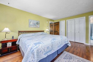 3 bedrooms, iron/ironing board, Internet