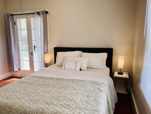 3 bedrooms, desk, iron/ironing board, WiFi