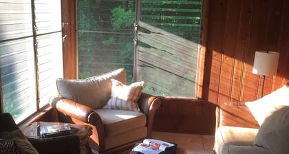 Adorable Saratoga track, SPAC, Skidmore short term rental.