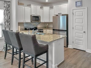 ダイニングテーブル