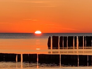 Unclassified image, 3 of 80, button