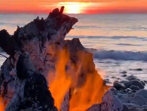 Unclassified image, 5 of 80, button