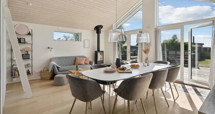 Amazing home in Faxe Ladeplads with WiFi
