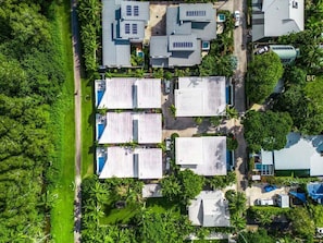 Exterior - Fat Frog - Self contained luxury home, private heated pool (Byron Bay)