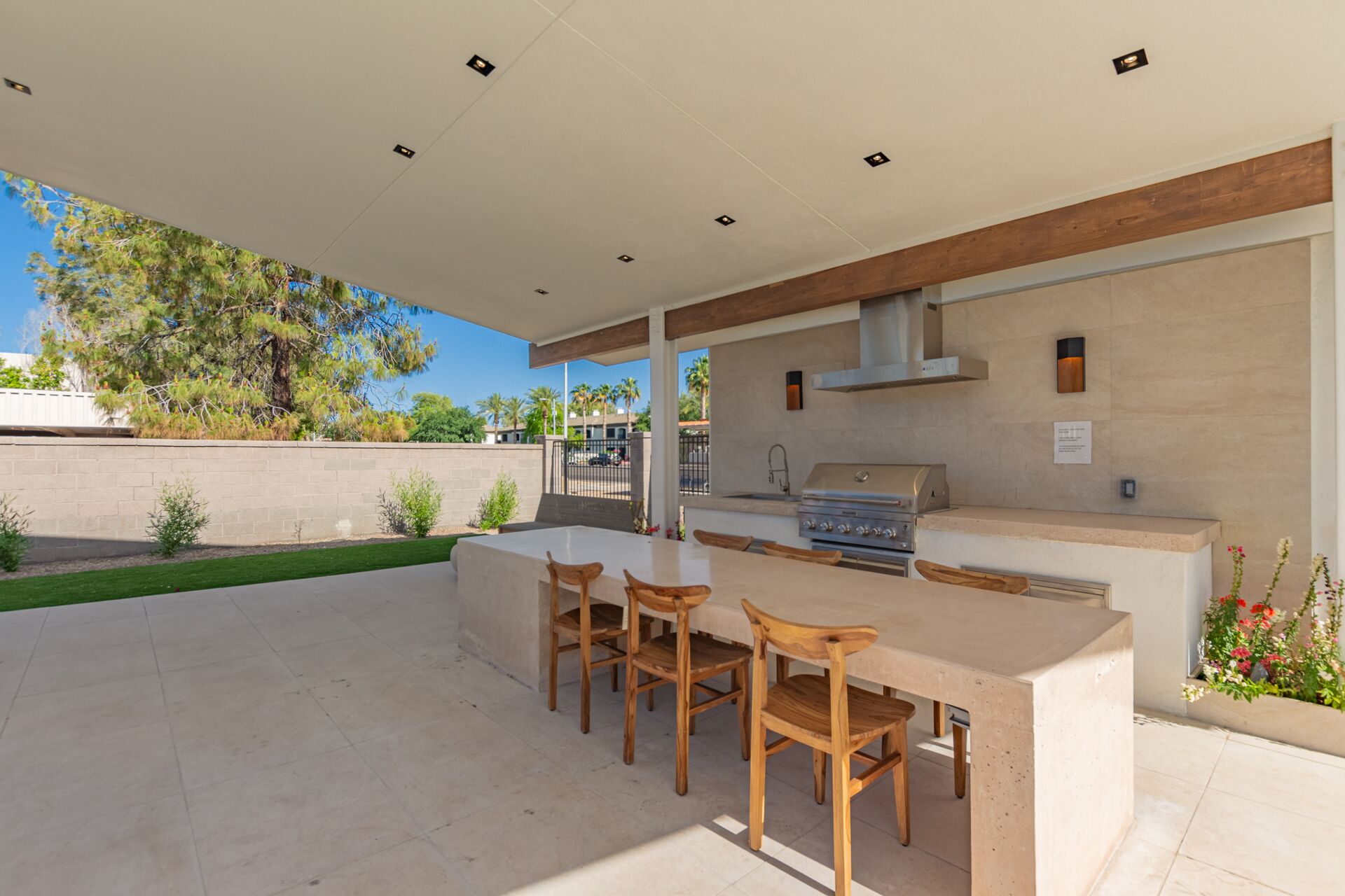 Chandler Chic -Downtown Chandler - Pool & BBQ Area