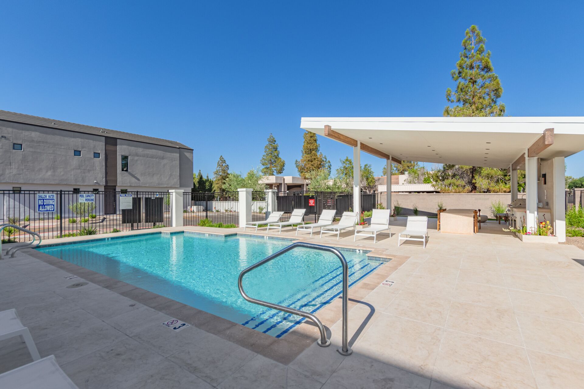 Chandler Charm-In Downtown- Pool & Outdoor Kitchen