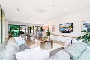 Vila superluxo | Área de estar | TV