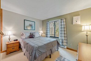 4 quartos, berço de viagem, Wi-Fi de cortesia, roupa de cama