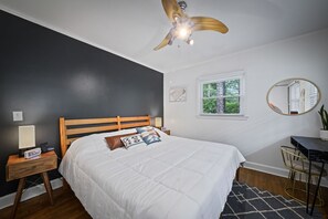 3 bedrooms, desk, iron/ironing board, travel cot