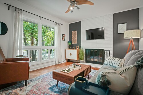 Midland Pines Getaway! 3 bedroom stylish & cozy Cottage minutes to golf & dining