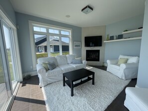 Smart-TV, Kamin, Computerbildschirme, Drucker