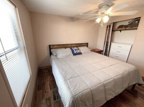 2 bedrooms, iron/ironing board, free WiFi, bed sheets