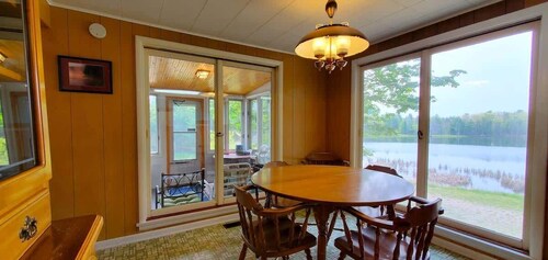 Fiebing's Rustic/Remote Cabin on two Private Lakes
