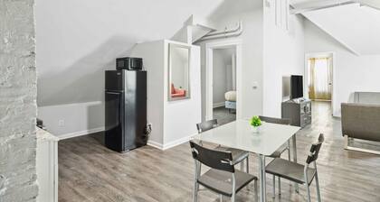 Refugio con Estilo: Oasis de 2 habitaciones con Encanto en Lansing, Detroit.