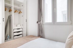 2 slaapkamers, een strijkplank/strijkijzer, wifi, beddengoed