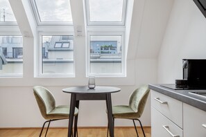 Dining - Sleek Favoriten 1BR w/ Elevator, nr Bus 65A, by Blueground (Vienna)