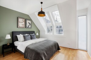 1 bedroom, iron/ironing board, WiFi, bed sheets - Sleek Favoriten 1BR w/ Elevator, nr Bus 65A, by Blueground (Vienna)