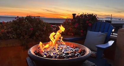 Ocean-Front Beach Studio Apartment On the Sand, kitchenette, Great wi-fi