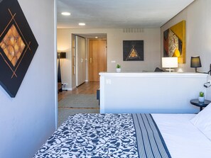 1 bedroom, iron/ironing board, internet