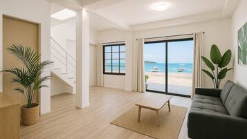 智能电视、书、立体声音响