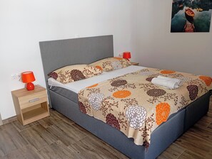 2 dormitorios, tabla de planchar con plancha, wifi y ropa de cama