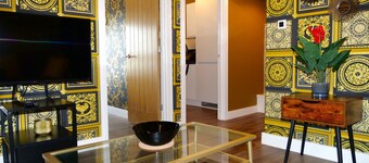 Sexy Luxurious Versace Apartment Near Sheffield