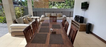 Large and spacious 4 bedroom villa with private pool walking distance from beach