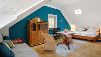 2 bedrooms, iron/ironing board, free WiFi, bed sheets