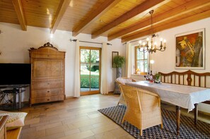 Dining - Holiday Home 'Reis' with Shared Pool, Private Terrace and Wi-Fi (Ostrach)